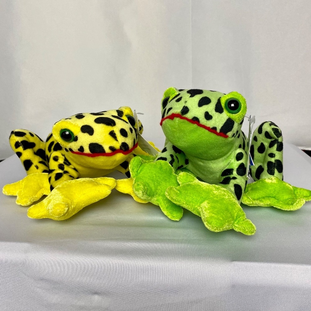 NWT Pair of Cal plush Green | Yellow Cuddly Soft Plush Animal Spotted Frogs